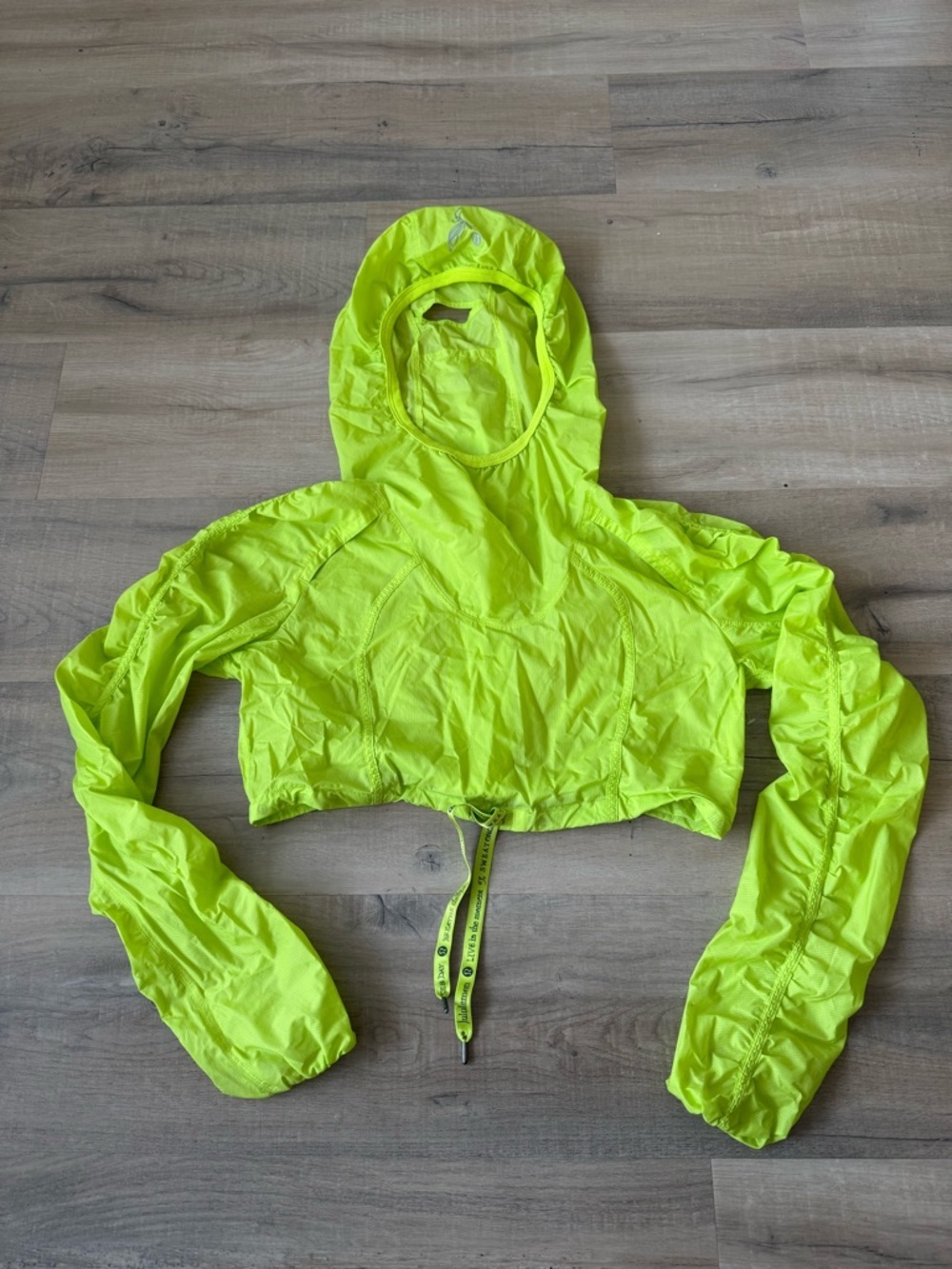 Lululemon Neon Yellow Clear Intention Cropped Windbreaker Jacket - US 6 (Small) - Picture 2 of 5